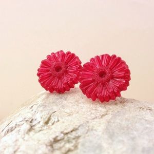 Acrylic Red "Jelly" Daisy Floral Stud Earrings